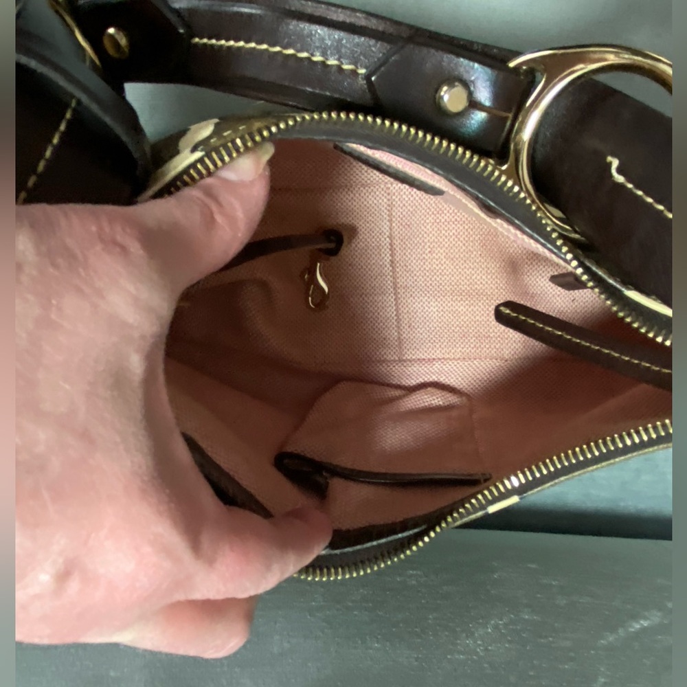 EUC Dooney and Bourke like new vintage giraffe print shoulder bag.7.5”Hx12”Wx4”D - Picture 16 of 17